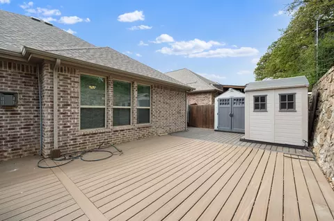 Exterior - 7409 Bishop Pine Rd, Denton, TX 76208 photo 5 of 6