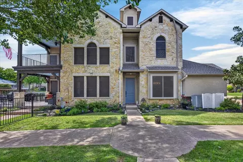 128 Marina Dr, Mabank, TX 75156
