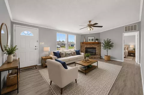 951 Lariat Ln, Mansfield, TX 76063