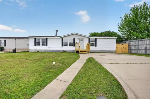 951 Lariat Ln, Mansfield, TX 76063
