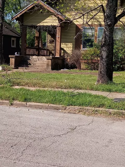 2526 N 17th St, Waco, TX 76708