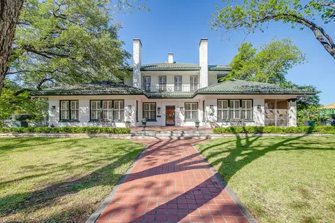 1414 Mistletoe Dr, Fort Worth, TX 76110