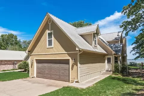 1016 Shoreline Dr, West Tawakoni, TX 75474