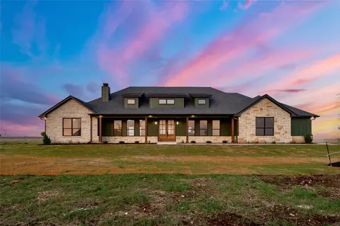 260 Willow Moon Ranch Rd, Crawford, TX 76638