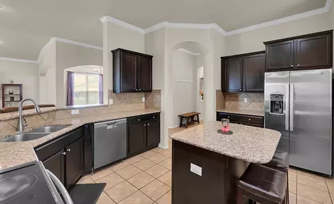 Kitchen - 9801 Shallow Creek Dr, Waco, TX 76708 photo 4 of 5