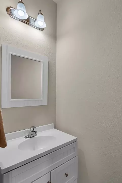 Bath - 9801 Shallow Creek Dr, Waco, TX 76708 photo 1 of 5