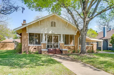2124 Weatherbee St, Fort Worth, TX 76110