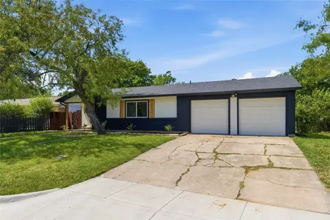 4474 Burke Rd, Fort Worth, TX 76119