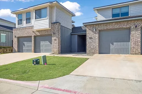3060 W Crawford St #601, Denison, TX 75020