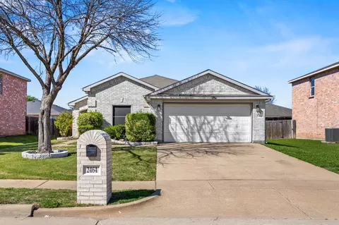 2464 Silverado Trl, Grand Prairie, TX 75052
