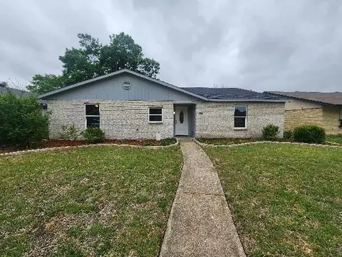 2822 Chariot Ln, Garland, TX 75044