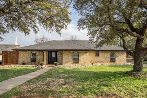 1134 Sunset Dr, Trophy Club, TX 76262