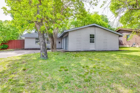 2010 Durham St, Irving, TX 75062