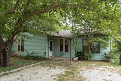 6737 Lakeside Dr, Lake Worth, TX 76135