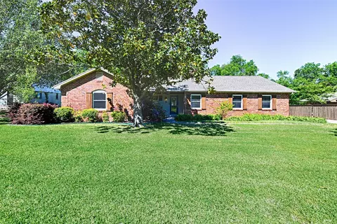 4 Patterson Dr, Greenville, TX 75402