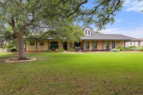 2560 Shady Oaks Cir, Glen Rose, TX 76043