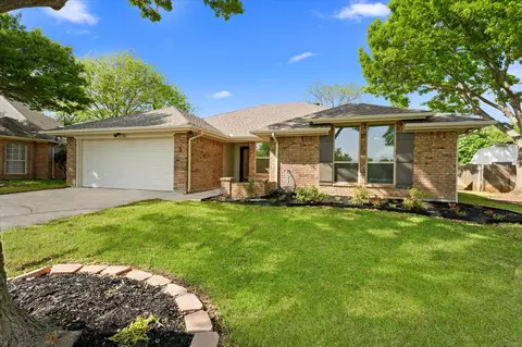 3 Hastings Ct, Mansfield, TX 76063