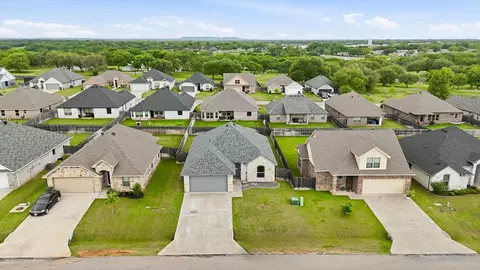 3312 Arrow Creek Dr, Granbury, TX 76049