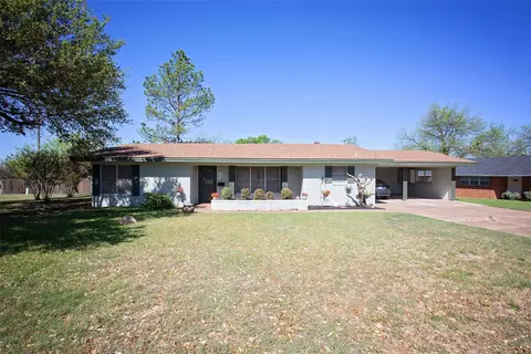 914 Fairview St, Graham, TX 76450