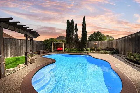 8506 Linda Vista Dr, Rowlett, TX 75088