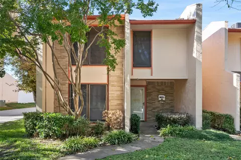 427 Arborview Dr, Garland, TX 75043