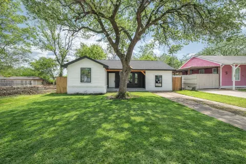 5620 Hiett Ct, Fort Worth, TX 76112