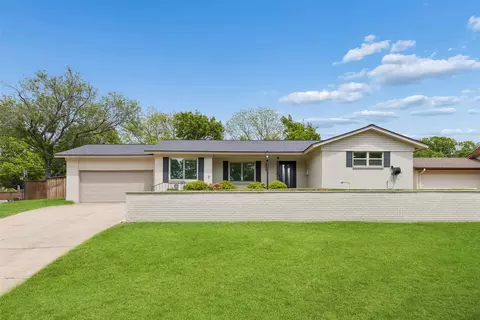 3920 Georgian Dr, Haltom City, TX 76117