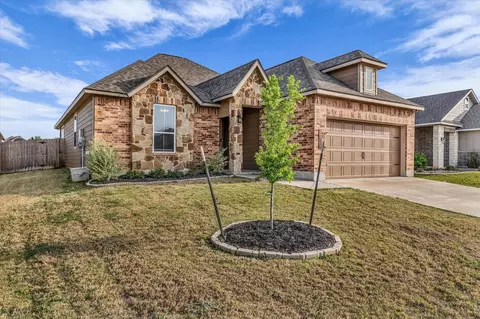 7008 Llano Dr, China Spring, TX 76633