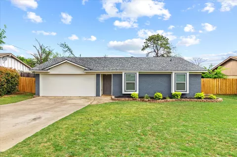 6716 Bartay Dr, North Richland Hills, TX 76182