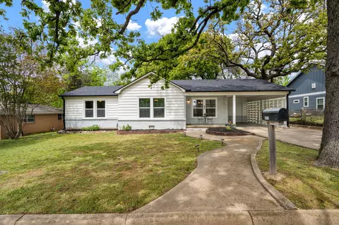 621 W Brock St, Denison, TX 75020