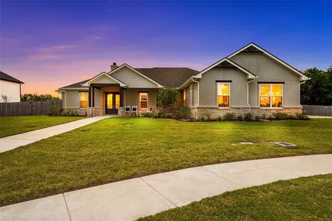 624 Lindsay Ln, Robinson, TX 76706