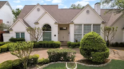 4612 Saxon Dr, Plano, TX 75093