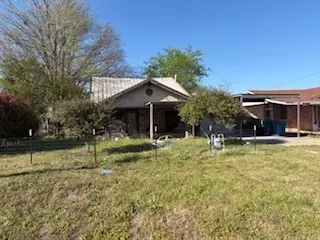 1129 E Palestine St, Mexia, TX 76667