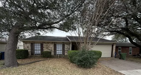 4210 Blue Creek Dr, Garland, TX 75043