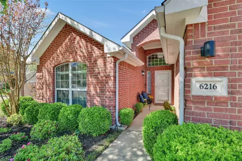 6216 Gillispie Dr, Fort Worth, TX 76132