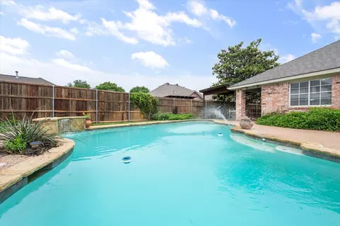 106 Rolling Rock Dr, Trophy Club, TX 76262