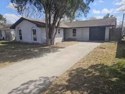 644 W Ligustrum Blvd, Robstown, TX 78380