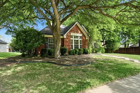 2004 Kings Dr, Flower Mound, TX 75028