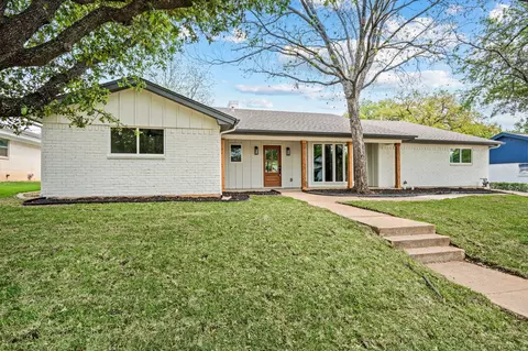 1724 Westridge Dr, Hurst, TX 76054