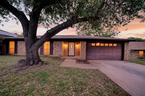 717 Steeplechase Dr, Bedford, TX 76021