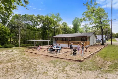 1101 Doe Run Dr, Tool, TX 75143