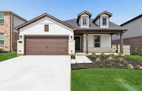 8713 Leafy Ln, Justin, TX 76247