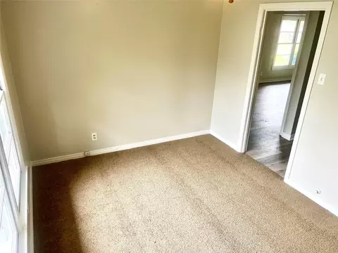Living - 102 E Walker Ave, Temple, TX 76501 photo 2 of 8