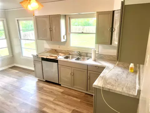 Kitchen - 102 E Walker Ave, Temple, TX 76501 photo 2 of 4