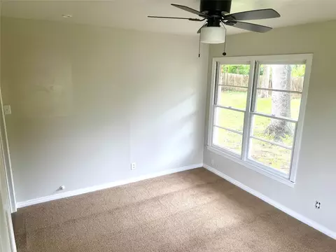 Bedroom - 102 E Walker Ave, Temple, TX 76501 photo 2 of 10