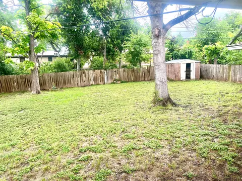 102 E Walker Ave, Temple, TX 76501
