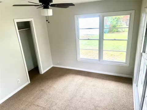 Bedroom - 102 E Walker Ave, Temple, TX 76501 photo 9 of 10