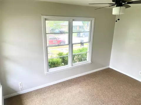 Living - 102 E Walker Ave, Temple, TX 76501 photo 3 of 8