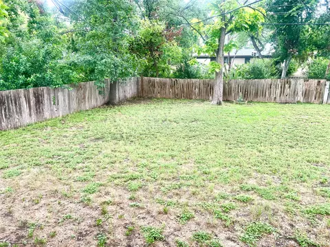 Exterior - 102 E Walker Ave, Temple, TX 76501 photo 2 of 7