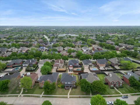 1104 Churchill Dr, Frisco, TX 75036